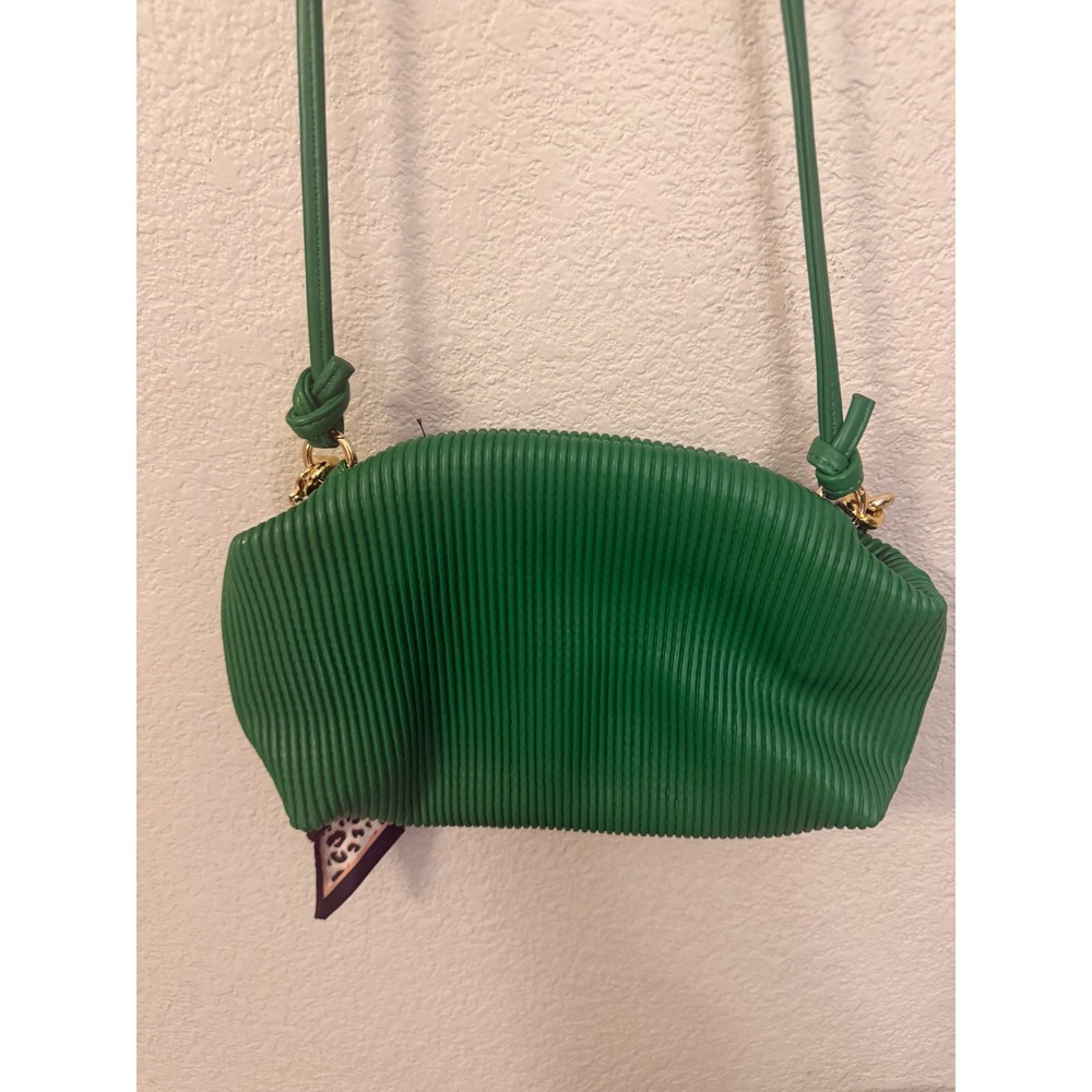 Urban Expressions Green Pleated Vegan Leather Crossbody Bag Gold Chain Scarf